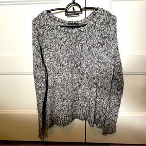 Aritzia talula knit sweater. Salt and pepper color. Size xxs but fits loose